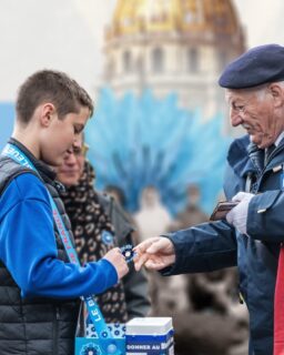 NOUS AVONS BESOIN DE VOUS 🙌
 
Les commémorations du 11 et du 13 novembre approchent, et en cette année du centenaire, votre soutien est plus essentiel que jamais 🔵
 
Parce que nous ne vivons que de dons, nous comptons sur votre générosité pour pouvoir continuer nos actions quotidiennes auprès de nos 25 000 bénéficiaires : militaires blessés, victimes du terrorisme, pupilles de la Nation et familles en deuil ! 🤝
 
Si vous croisez le chemin de collecteurs du Bleuet de France, vous pouvez faire un don, acheter un Bleuet ou alors, prenez simplement un instant pour échanger avec eux... N’oubliez pas, chaque geste compte !
 
Vous souhaitez faire un don en ligne ? Rdv en bio ⬆️
 
#BleuetdeFrance #jesoutiensleBleuet #11novembre #13novembre #Mémoire #Solidarité