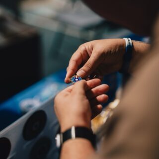 Comment nous soutenir ? 🔵 

Du 1er au 11 novembre se tient la campagne nationale d’appel aux dons du Bleuet de France. Pour apporter votre pierre à l’édifice, vous pouvez : 

➡️ Faire un don par SMS en envoyant BLEUET5, BLEUET10 ou BLEUET20 au 92030 pour donner 5€, 10€ ou 20€

➡️ Faire un don en ligne sur le lien bio ou après de nos collecteurs sur la voie publique

➡️ Organiser une collecte sur en vous rendant sur notre site pour nos 25 000 bénéficiaires

➡️ Porter le bleuet, le faire rayonner en partageant nos publications et en parler autour de vous

En cette année du centenaire, votre soutien est plus que jamais essentiel pour nous permettre de poursuivre nos actions auprès des militaires blessés, des victimes du terrorisme, des pupilles de la Nation et des familles endeuillées. 
Chaque geste compte, nous avons besoin de vous. 💙

#BleuetdeFrance #11novembre #soutien #solidarité #militaire #don