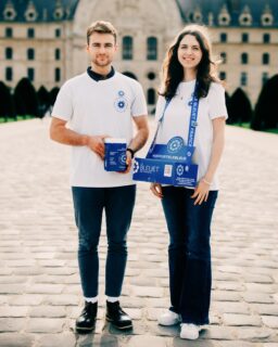 Le 11 novembre approche ⏳
Du 1er au 11 novembre, la grande campagne nationale du Bleuet de France bat son plein. Une période d'autant plus symbolique en cette année du centenaire.
🫴 Partout en France, des collecteurs seront présents pour récolter vos dons, si précieux pour soutenir nos 25 000 bénéficiaires : anciens combattants, militaires blessés, victimes du terrorisme, pupilles de la Nation et familles en deuil.
🔵 Comment agir ? Chaque geste compte :
➡️ Faites un don en ligne : lien en bio
➡️ Faites un don à un collecteur sur la voie publique lors des cérémonies
➡️ Portez le Bleuet, symbole de mémoire et de solidarité
➡️ Partagez nos publications et parlez-en autour de vous
Sans vous, rien n’est possible. Nos actions ne peuvent se poursuivre que grâce à votre générosité. Nous comptons sur vous.
#BleuetdeFrance #solidarité #mémoire #11novembre #don #militaire