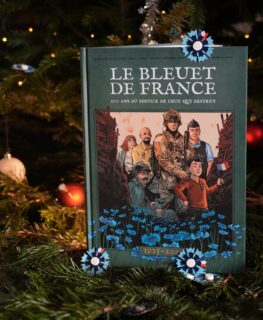 Vous n’avez pas encore trouvé le cadeau idéal pour Noël ? 😱 Votre quête s’arrête ici 😌
Un siècle d’histoire raconté, des destins bouleversants, des témoignages de bénéficiaires : la BD du Bleuet de France plaira aux petits comme aux grands ! 🎁
✍️ Ecrite par le scénariste Éric Corbeyran, elle prend vie grâce au talent d’un collectif inédit de dessinateurs : Luc Brahy, Horne Perreard , Aurélien Morinière, Didier Pagot, Filippo Rizzu, NURIA SAYAGO, Gianenrico Bonacorsi, Luca Malisan et Erwan Seure Le Bihan.
1 an et demi de réflexion, d’échanges, de perfectionnement, pour que vous ayez entre les mains une histoire qui continue de résonner après la dernière page 📖
🚨 Commandez avant le 19 décembre pour être assuré de recevoir votre article à temps !
#BleuetdeFrance #BD #Noel #Noel2025 #Ideecadeau #livre