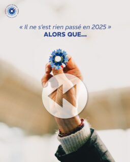 2025 : MERCI 💙

L’année du Centenaire restera gravée comme une étape majeure pour le Bleuet de France. Grâce à votre mobilisation exceptionnelle, à votre générosité et aux nombreuses initiatives menées partout sur le territoire, cette année a été une réussite collective.

N’oubliez pas : chaque don, chaque action compte. Comme un ruisseau qui alimente un fleuve, votre engagement transforme concrètement des vies.

Derrière le Bleuet de France, ce sont&nbsp;25 000 visages,&nbsp;25 000 parcours,&nbsp;25 000 combats quotidiens pour se reconstruire. Militaires blessés, victimes du terrorisme, pupilles de la Nation et familles endeuillées : tous comptent sur notre solidarité 🤝 

En 2026, continuons à voir grand et à agir davantage, pour amplifier le rayonnement du Bleuet de France et renforcer l’accompagnement de nos bénéficiaires 🔵 

#BleuetdeFrance #merci #2026 #solidarité #bilan2025