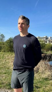 📣 Marathon de Paris
La dernière ligne droite est lancée… Et chaque foulée peut compter ! 🏃♂️💙
Vous souhaitez vous engager pour le Bleuet de France mais ne savez pas par où commencer ? 2 options possibles ⬇️
1️⃣ Pour les plus sportifs :
✅ Prenez votre dossard solidaire sur le site du Marathon de Paris �✅ Lancez votre cagnotte et mobilisez votre entourage (🎯 420€ minimum)�✅ Recevez votre code, validez votre dossard… et lacez vos baskets !�✅ Votre entraînement peut commencer… Défi accepté ? 🔥
�En plus des courbatures, vous repartirez avec une immense fierté : celle d’avoir soutenu nos 25 000 bénéficiaires ! 🙌
2️⃣ La course ce n’est pas votre truc ? Faites la différence en contribuant aux cagnottes des participants qui n’ont pas encore atteint l’objectif (comme celle de Gabriel 👀). Le lien est en bio !
�Alors, qui se lance dans l’aventure ? Dites-le-nous en commentaire ! 👇