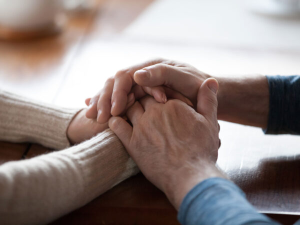 Des mains réconfortantes