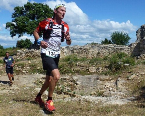 Trail des Traces de Laudun-l’Ardoise : pour le Bleuet de France, les gendarmes mobiles vont mouiller le maillot !