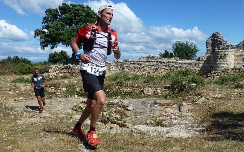 Trail des Traces de Laudun-l’Ardoise : pour le Bleuet de France, les gendarmes mobiles vont mouiller le maillot !